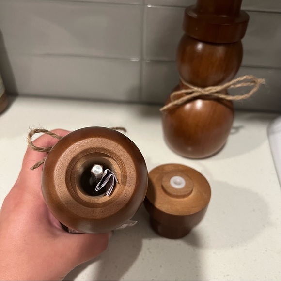 COPY - ONLY One - NWT Snowman Salt/pepper grinder - Picture 4 of 5